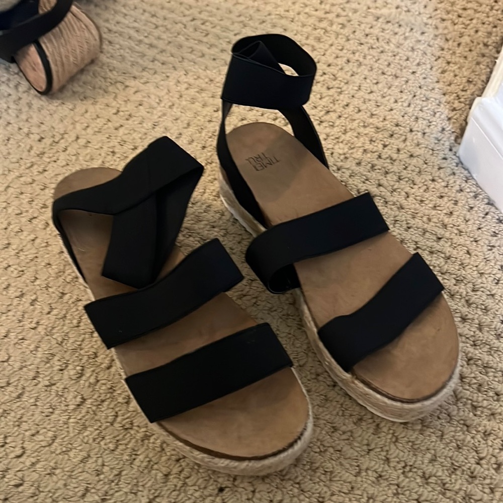 Platform sandals